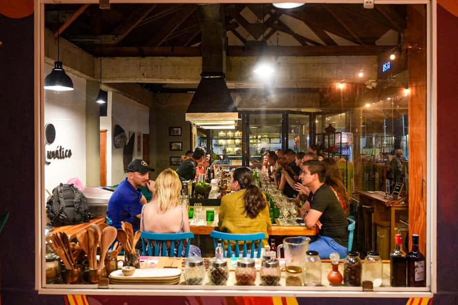 Cartagena: Boutique Rum and Chocolate Tasting at Lunático - The first pours: learning how to taste
