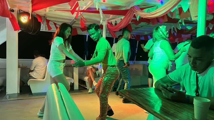 Cartagena: Buffet & party night,cocktails sailing in the bay - Is the $107 price good value?