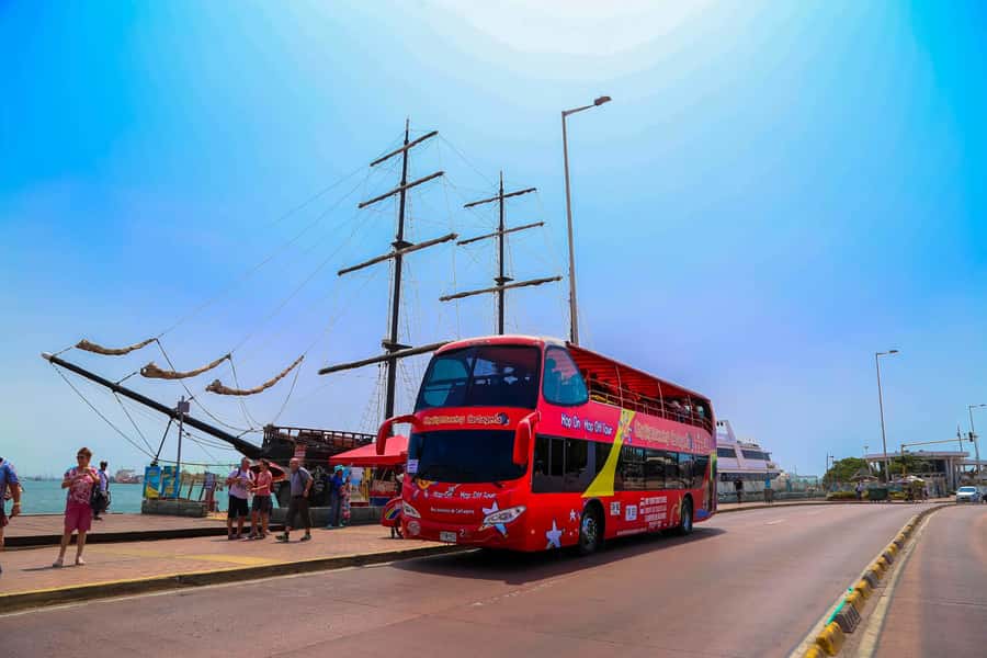 Cartagena: City Sightseeing Hop-On Hop-Off Bus Tour & Extras - Stops 6 and 7: Plaza Bocagrande and Avenida San Martin