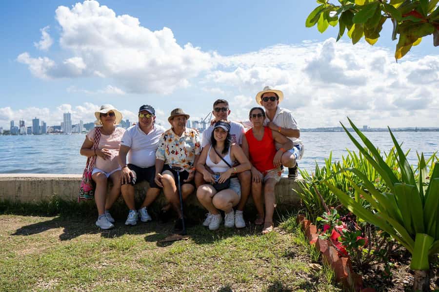 Cartagena: CITY TOUR IN ENGLISH, Old city, Monuments, Castle - Pickup in the hotel districts or at the Clock Tower