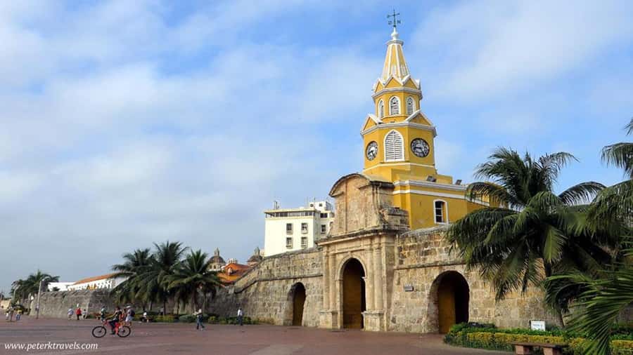 Cartagena: CITY TOUR OVERVIEW of the city Boots castle chiva - India Catalina and the story behind the first stop