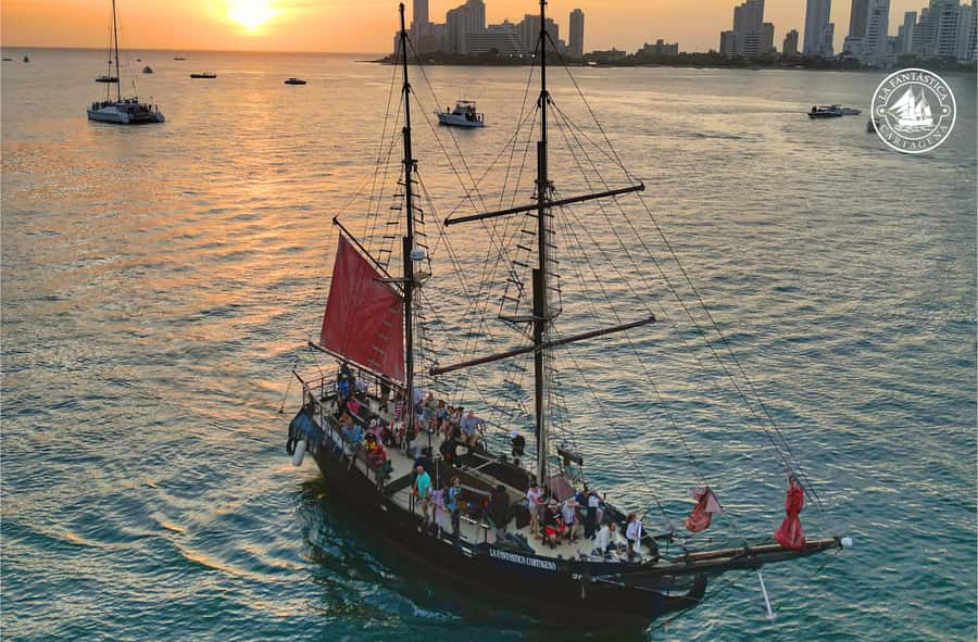 Cartagena, CO: Sunset Skyline Pirate Boat Tour with Drinks - The late-afternoon route through Cartagena Bay