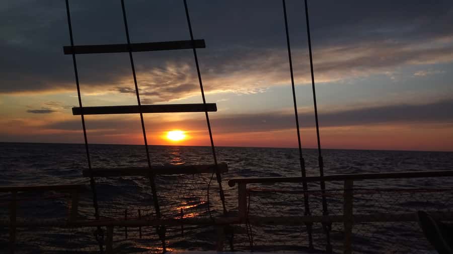 Cartagena, CO: Sunset Skyline Pirate Boat Tour with Drinks - Music, cannon fire, and a relaxed pirate atmosphere