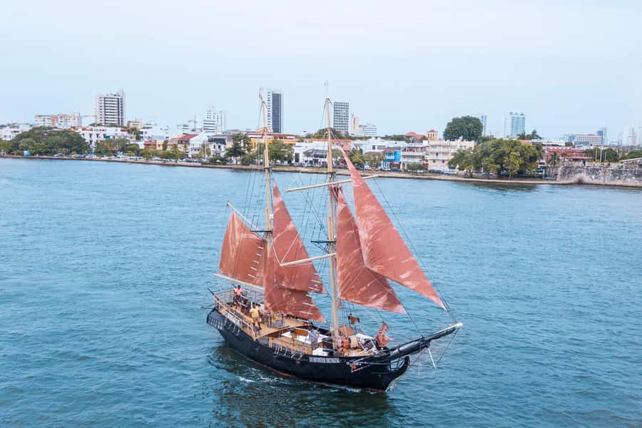 Cartagena, CO: Sunset Skyline Pirate Boat Tour with Drinks - Is the $50 price good value?