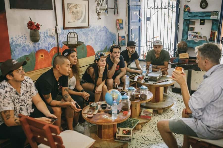 Cartagena Coffee Masterclass: Artisanal Roasting and Brewing - Grinding and brewing become part of the lesson