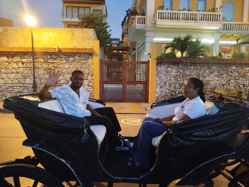 Cartagena: COLLONIAL HORSE DRAWN CARRIAGE by THE OLD CITY - What the 20-minute to one-hour choice means