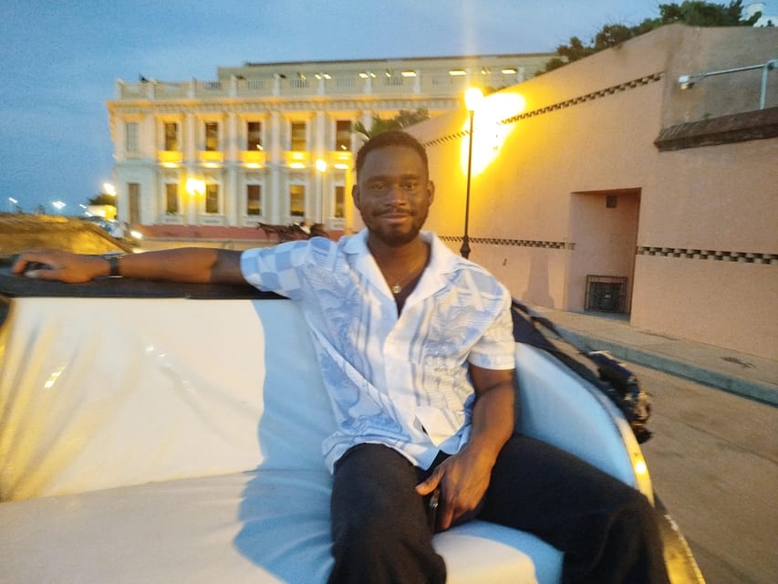 Cartagena: COLLONIAL HORSE DRAWN CARRIAGE by THE OLD CITY - The horse, carriage, and photo experience