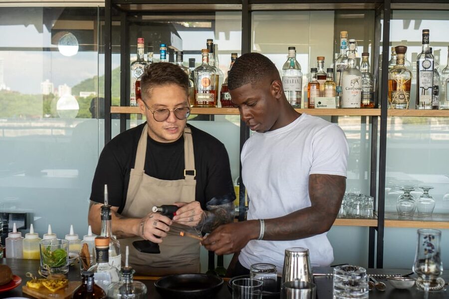 Cartagena: Colombian Cocktail Masterclass - Booking, cancellation, and language details