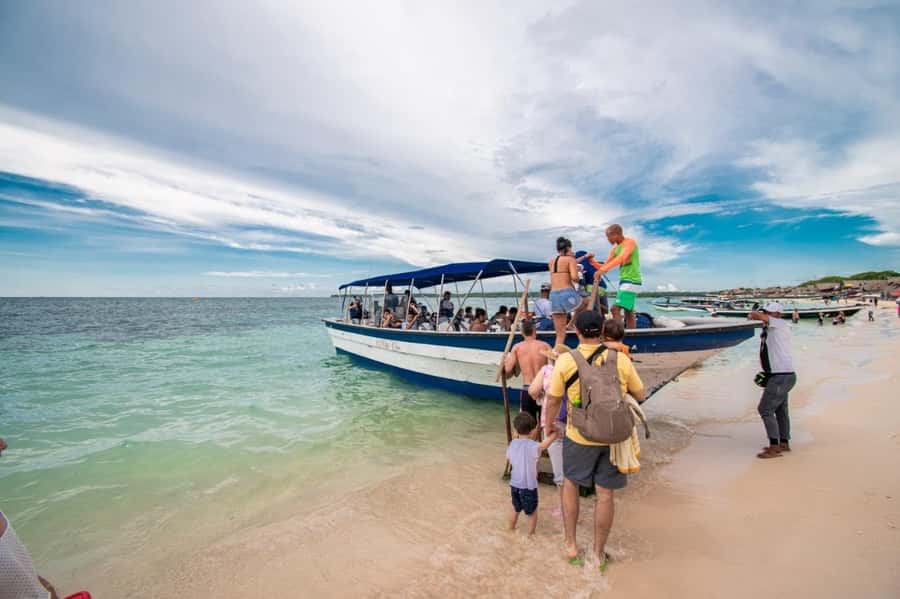 Cartagena de Indias: 2x1 Boat trip to the Rosario Islands and Baru Island - San Martin de Pajarales: choose your extra