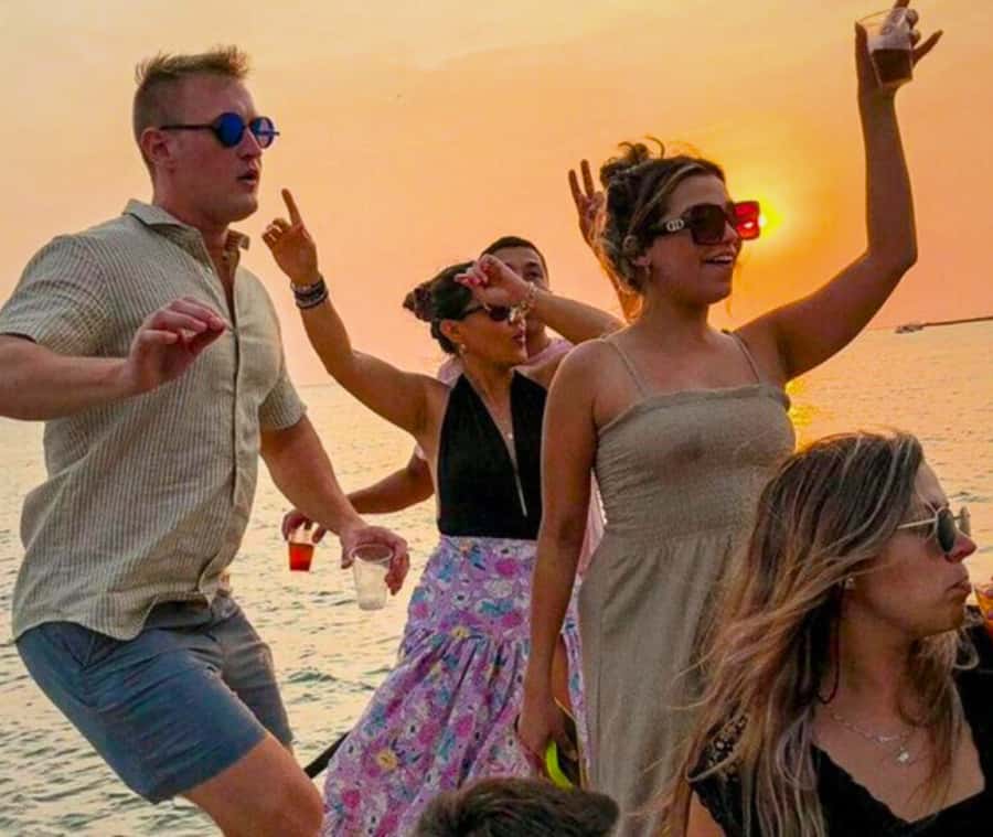 Cartagena de Indias: Sunset Cruise Open Bar with Dance Show - Dance lessons, performers, and DJ music