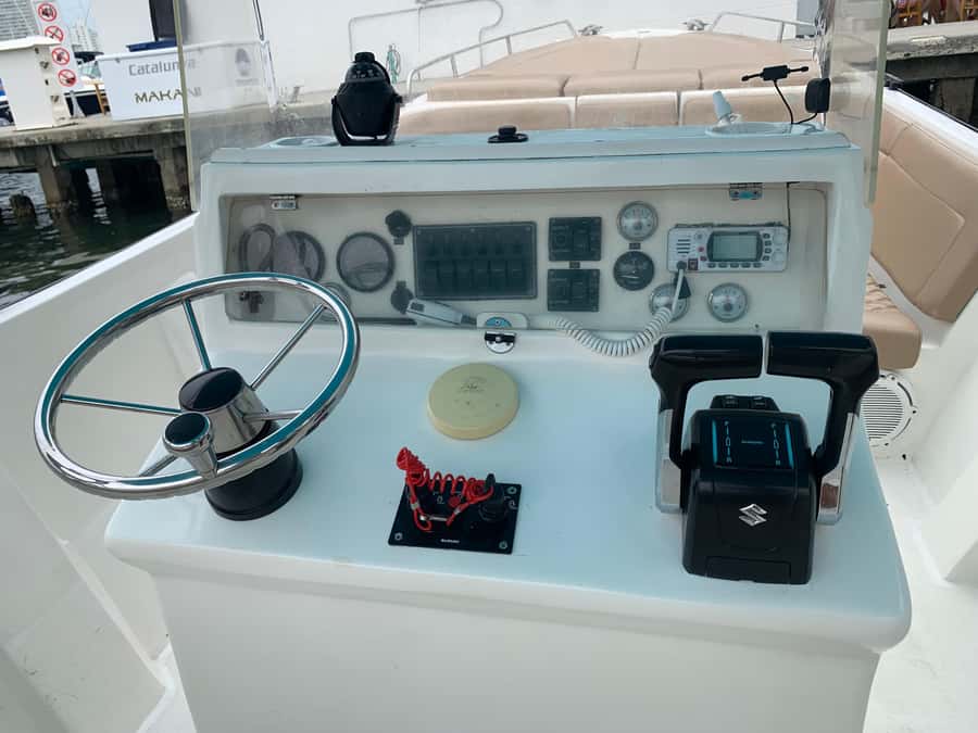 CARTAGENA, EXCLUSIVE launch for Rosario and Baru Islands - The boat is spacious for a small group, tighter for 15