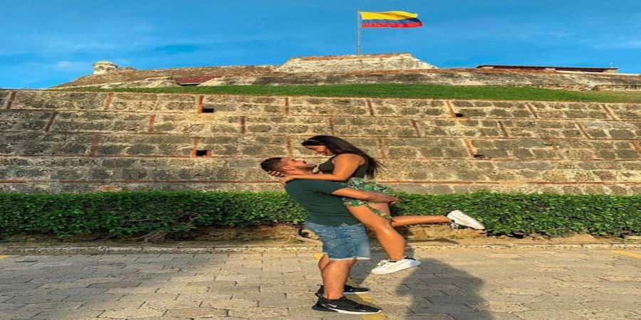 Cartagena: Explore with a city tour aboard a typical "chiva". - Meeting the chiva in Bocagrande