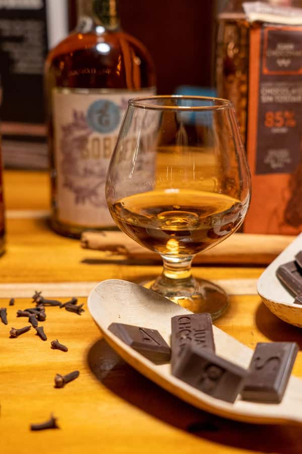 Cartagena: Express Rum and Chocolate Tasting Experience - Who should book this experience?