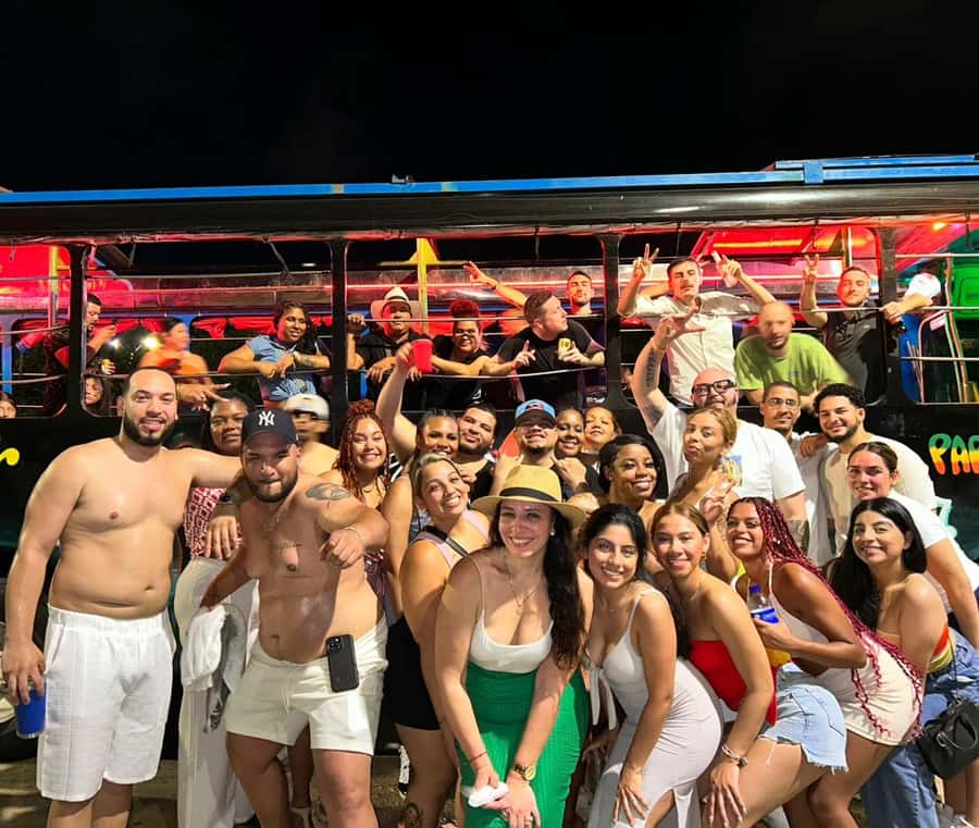 Cartagena: Funny PartyBus with dance floor and good music! - Key points to know before you book