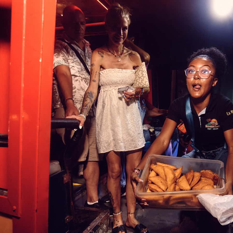 Cartagena: Funny PartyBus with dance floor and good music! - The crowd, comfort, and physical demands