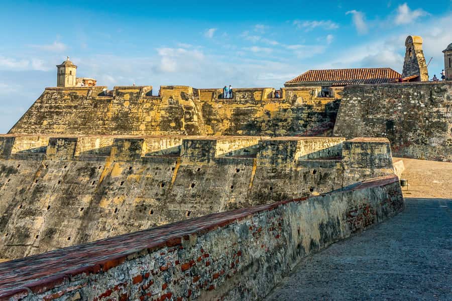Cartagena: Guided Tour, with La Popa Convent, and San Felipe - Walking through the Walled City