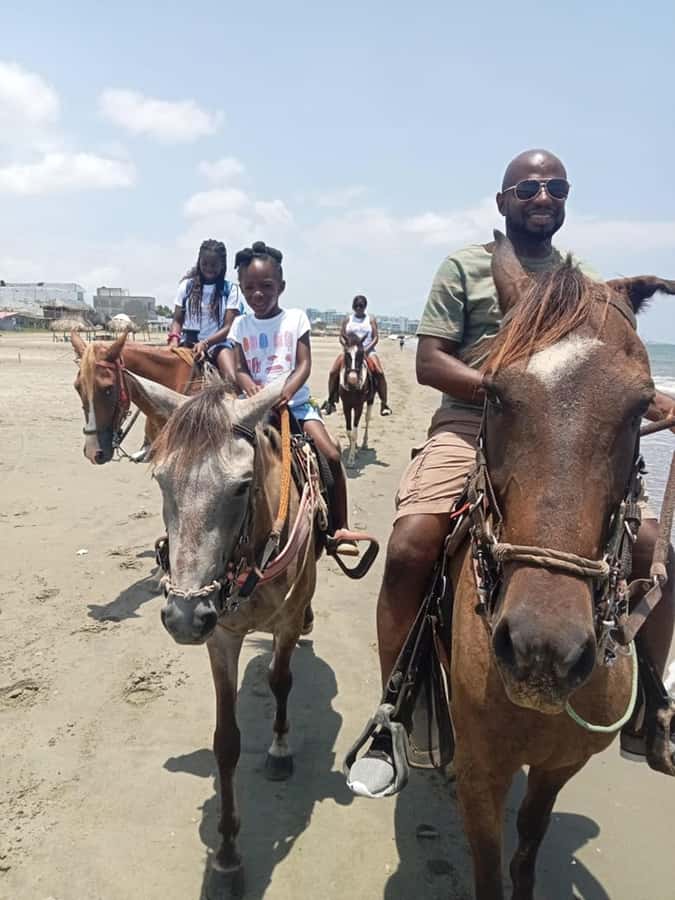 Cartagena: Horse Riding on the Beach with Photos and Lunch - La Boquilla, lunch, and the end of the ride