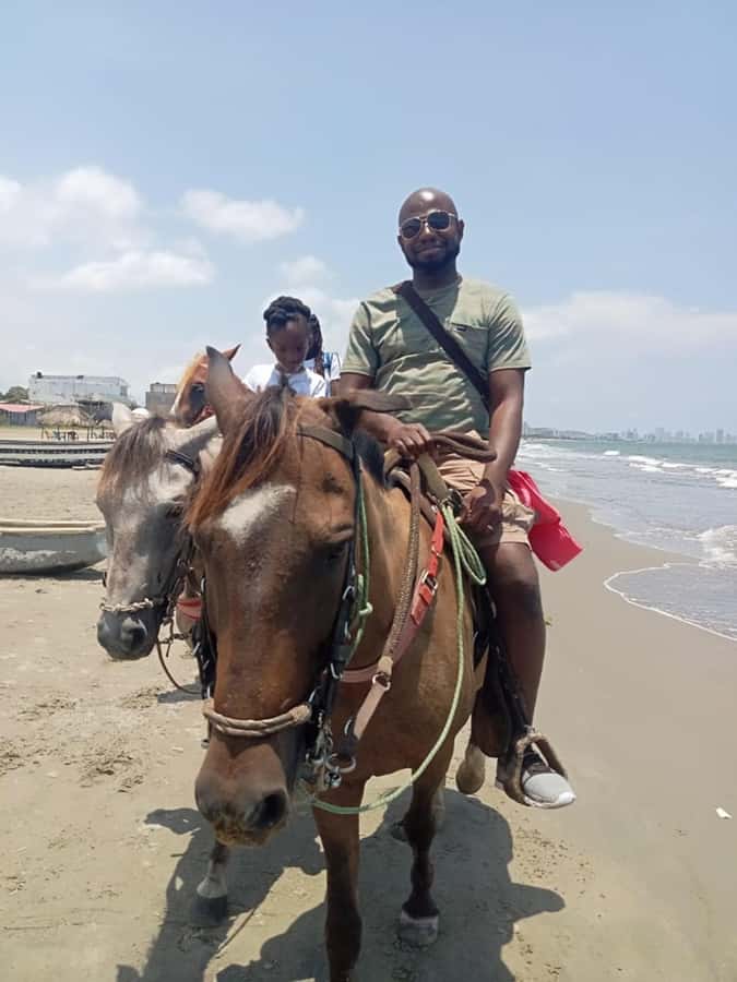 Cartagena: Horse Riding on the Beach with Photos and Lunch - Getting there and getting back