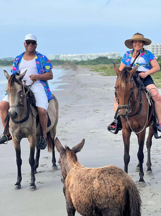 Cartagena: Horseback Ridding Excursion on the Beach - Practical ways to make the outing better