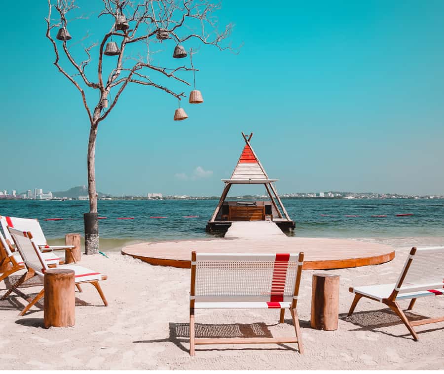 Cartagena: La Punta Beach Club Day Pass (Lunch included) - Who will enjoy this day most?
