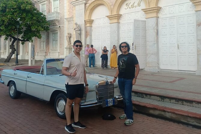 Cartagena Luxury Classic Car Tour + Bilingual Historian Guide - From Centro Histórico to the old city walls