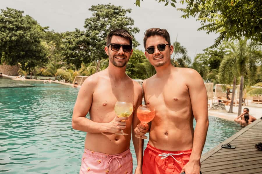 Cartagena: Makani Luxury Beach Club Day Pass - A pool day, not a sea-swimming day