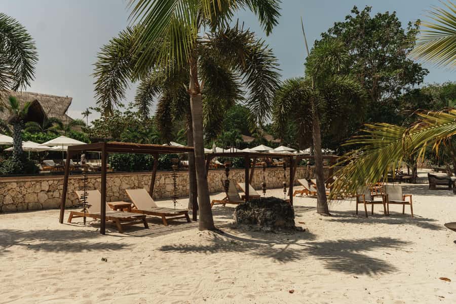 Cartagena: Makani Luxury Beach Club Day Pass - A relaxed fit for couples, families, and groups