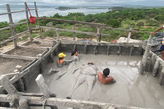 Cartagena Mud Volcano Tour — VIP Exclusive Crowd-Free Access! - The ride from Cartagena, with a guide who keeps things clear