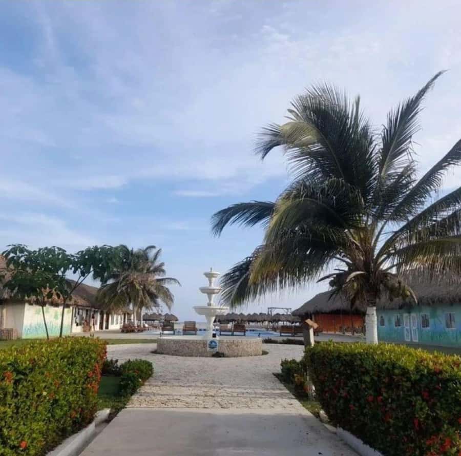 Cartagena: Mud Volcano Tour with Lunch, Pool, and Beach - Lunch, pools, and beach time after Totumo