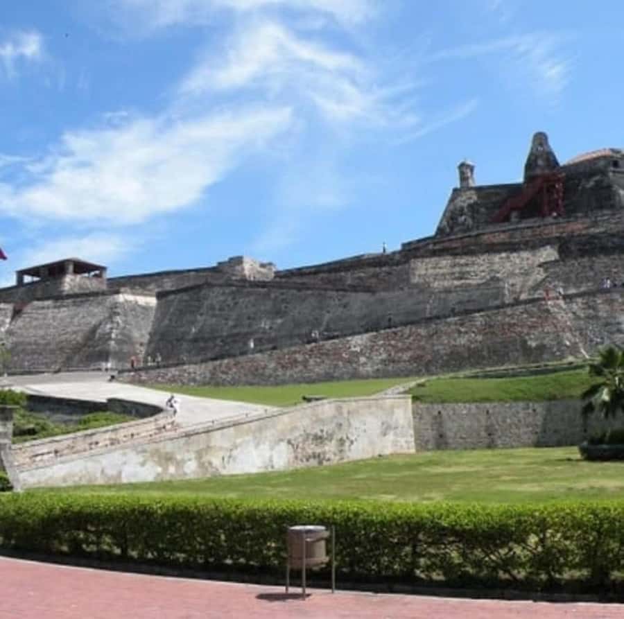 Cartagena: Panoramic City Tour, Monuments, Walls, Castle - Bocagrande, the bay, and Cartagena’s modern side
