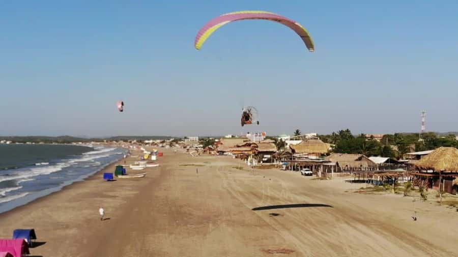 Cartagena: Paratriking Flight from the Beach - Waiting at the beach facility