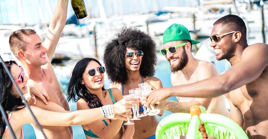 Cartagena: Party Boat to Cholon Beach with 2 Drinks & Lunch - Three hours at Cholon gives you room to settle in