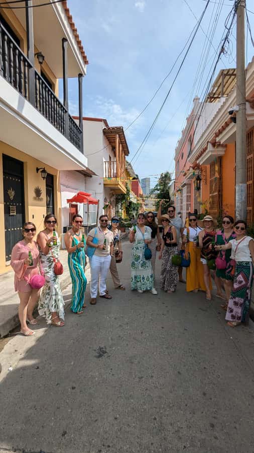 Cartagena: Private City Tour in an Air-Conditioned Vehicle - Shopping and the walled city