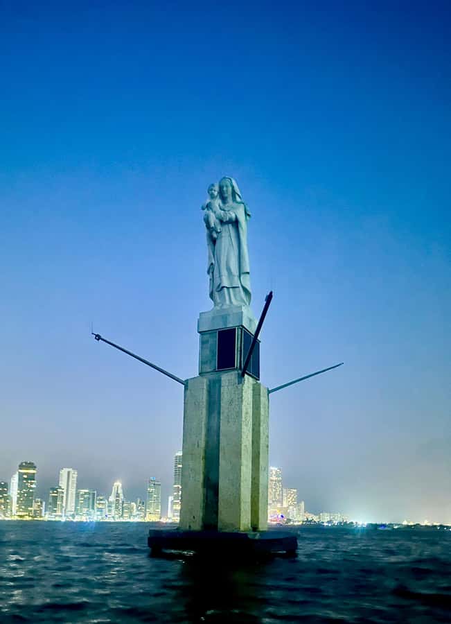 Cartagena: Private Sunset and Night Boat Tour - Should you book the private sunset cruise?