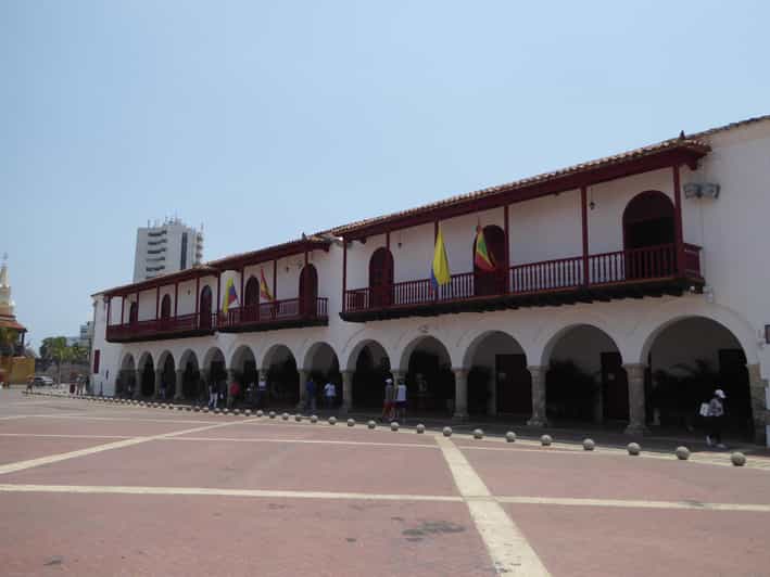 Cartagena: Private Walking Tour with German or Italian Guide - What the German and Italian guide adds