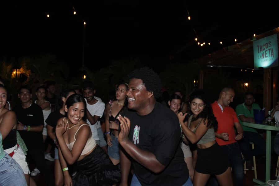 Cartagena: Pub Crawl with Dancing Lessons and Free Shots - The Wednesday route: rooftop dancing and live music