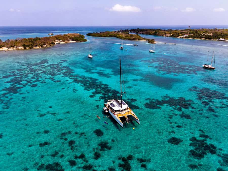 Cartagena: Rosario Islands Catamaran with Lunch and Snorkel - The welcome drink and the outward cruise