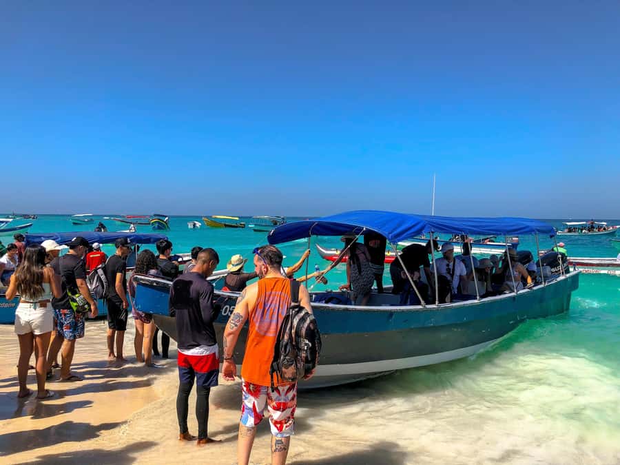 Cartagena: Rosario Islands, Playa Blanca, Baru - The speedboat ride across the Rosario Islands