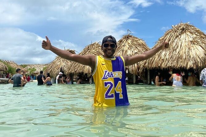Cartagena's Legendary Boat Party : Full Day in Cholón - Cholón is a party in the sea, not a quiet beach day