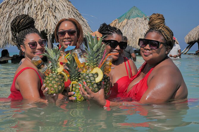 Cartagena's Legendary Boat Party : Full Day in Cholón - Music, food, and the strongest part of the experience