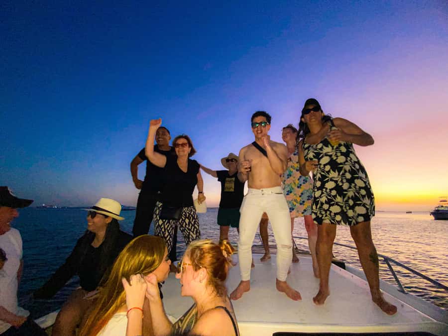 Cartagena: Speed Boat Party on the Bay with open bar - What the open bar really means