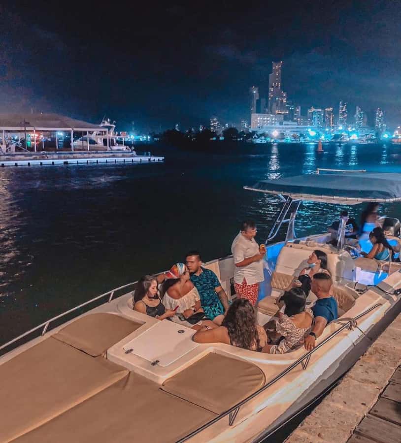 Cartagena: Speed Boat Party on the Bay with open bar - Meeting at Pegasus Pier in the early evening