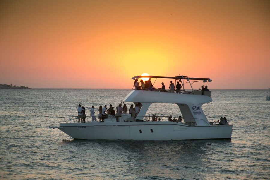Cartagena: Sunset Cruise with Open Bar - Who should book this sunset cruise?