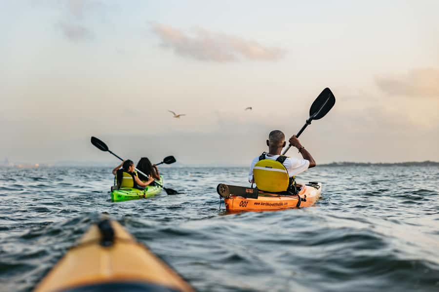 Cartagena: Sunset Sea Kayaking Tour - Paddling From Castillogrande to Cartagena Bay