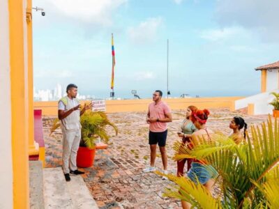 Tour the emblematic Cerro de la Popa