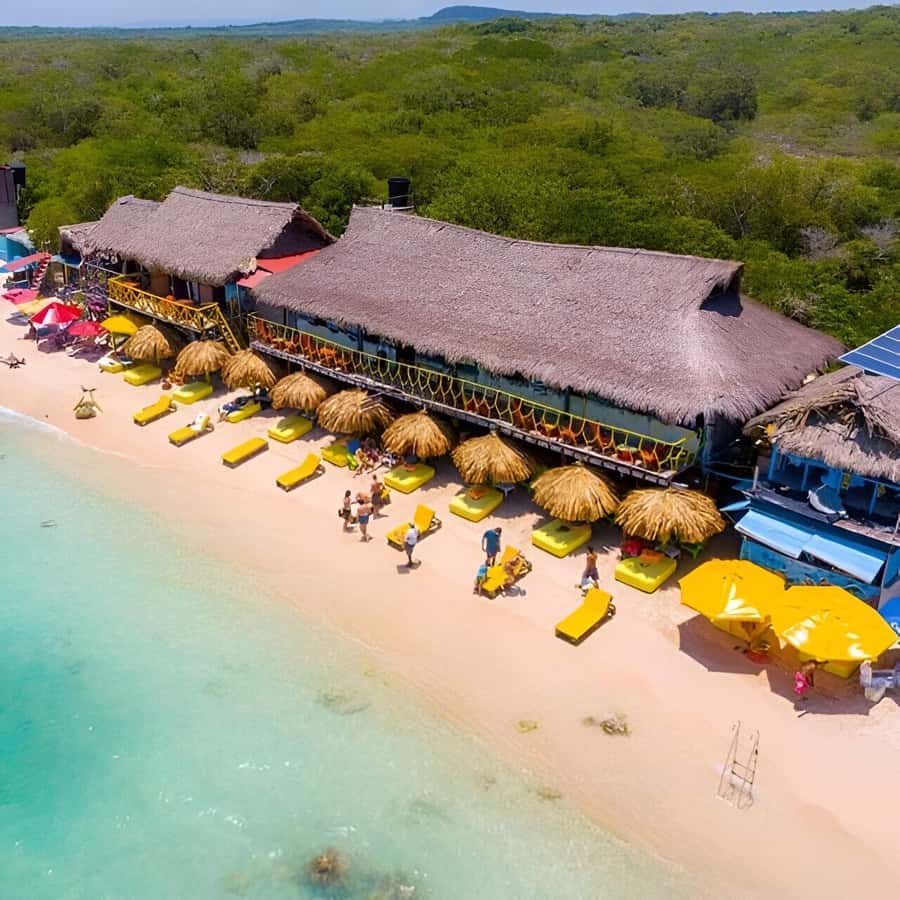 Cartagena: Visit 4 islands in a speedboat + plankton! - A 12-hour island day from Cartagena