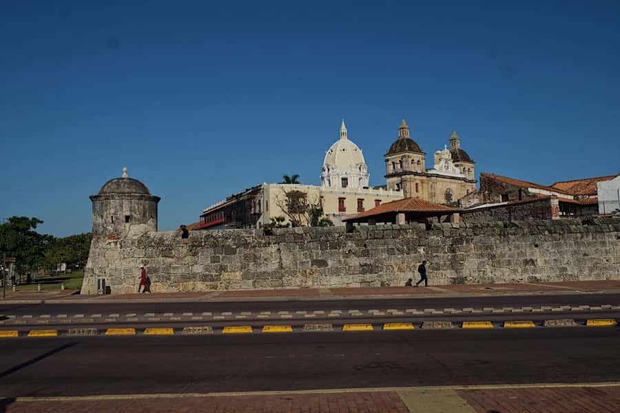 Cartagena: Walled City and Getsemani Shared Walking Tour - Why this is a smart first walk in Cartagena