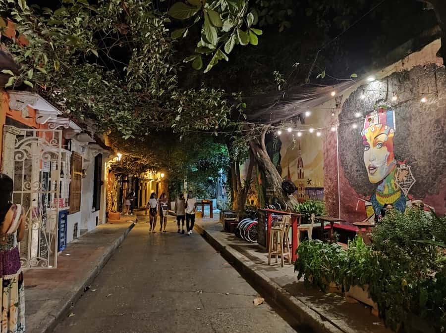 Cartagena: Walled City and Getsemani Shared Walking Tour - Getsemani: murals, music, and neighborhood life
