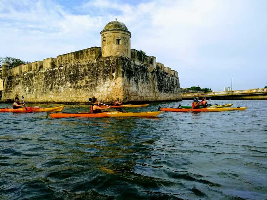 Cartagena: Walled City Kayak Tour - Passing Camellón de los Mártires and the convention center