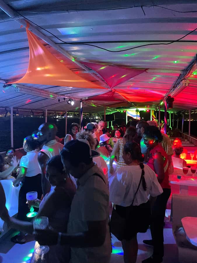 Cartagena: White Night Boat Tour with Dinner and Open Bar - Quick take: what matters most